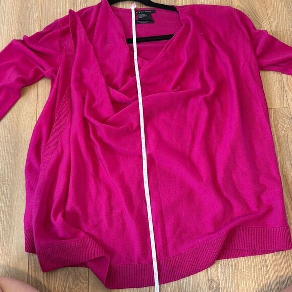 Armani exchange pink 100% Medina wool wrap blouse size medium Has small hole b - Picture 8 of 8